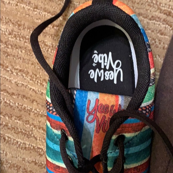 Colorful Bohemian Tennis shoes - Yes We Vibe. New - Picture 5 of 7